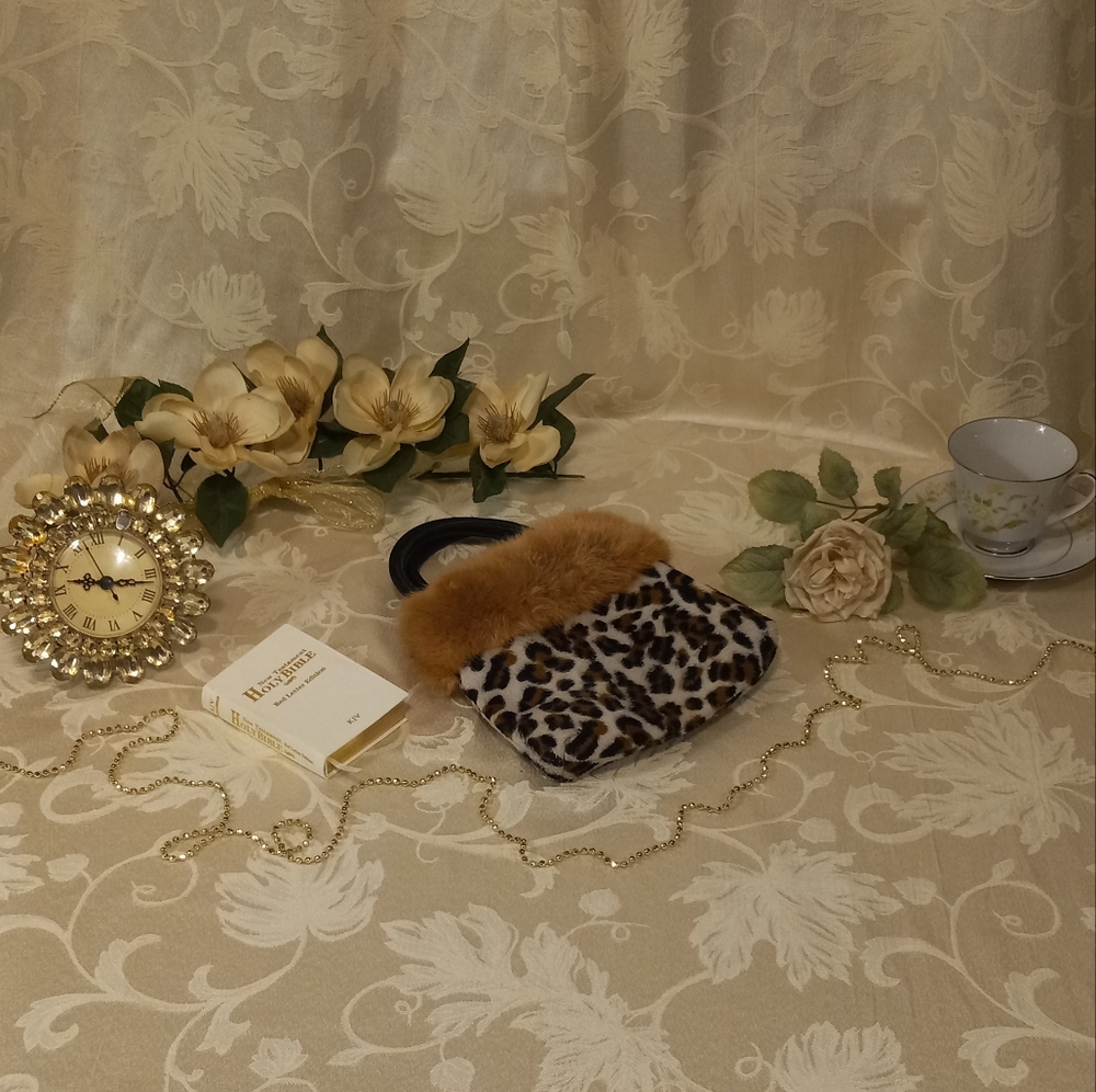 Current Mood | Faux, Fur Leopard Purse | Small, Hand/Shoulder Bag | Tan | Fancy
